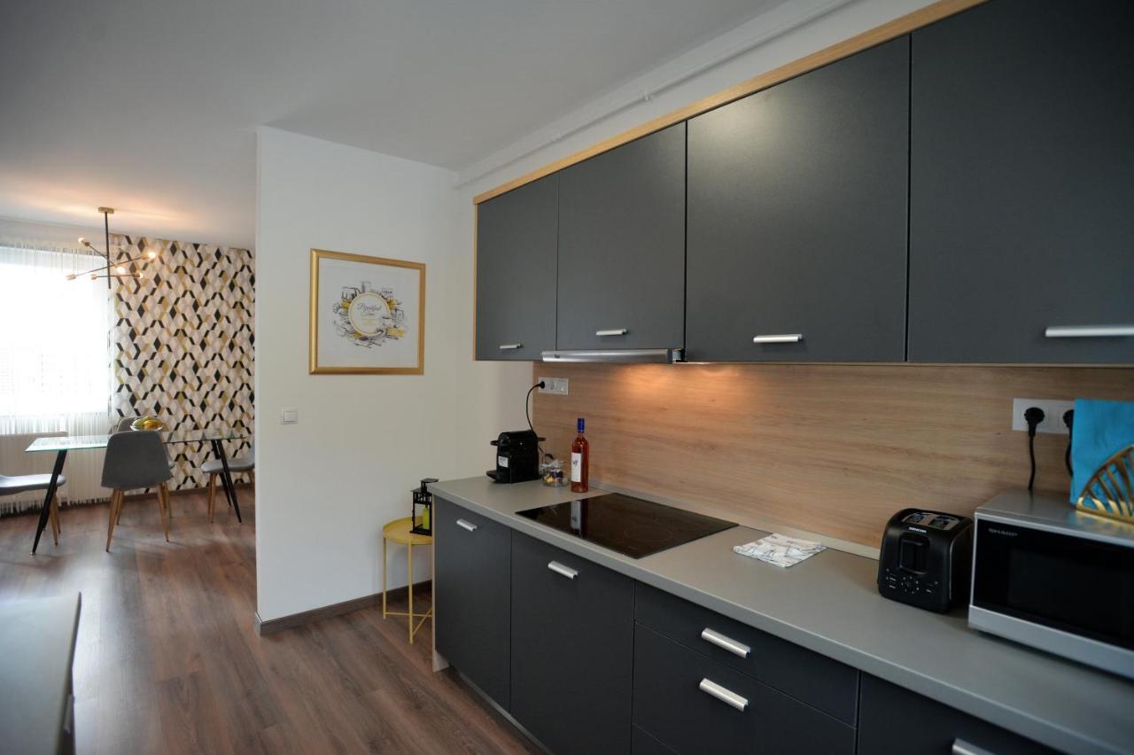 One Luxury Suites Eger Exterior photo